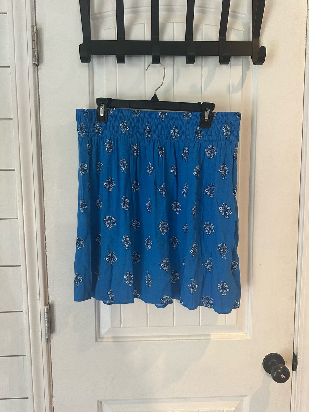 LOFT Royal Blue Mini Skirt with White Floral Motif pull on NWT